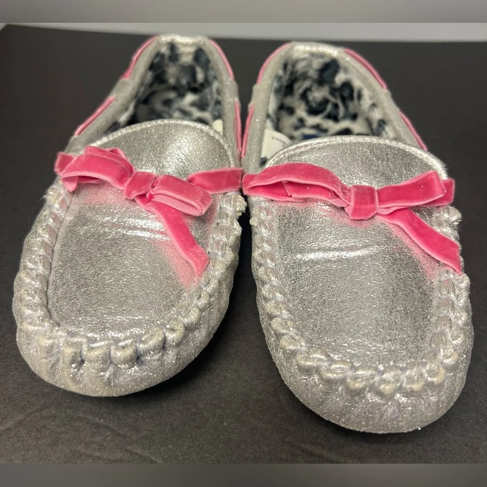 Stride‎ Rite- Silver Girls Moccasins- Size: 11/12, Pre-Owned